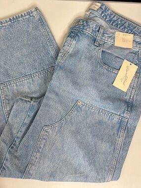 Universal Thread size 17 Light Blue women’s Boy friend Jeans mid rise #718